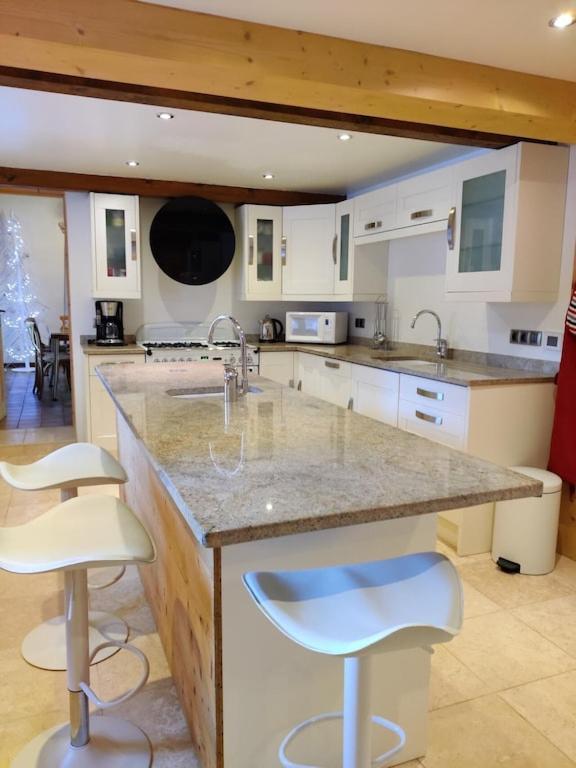 Spacious Ski Chalet In Traditional French Village, Sleeps 8, Four Star With Fibre Broadband Abondance Exteriér fotografie